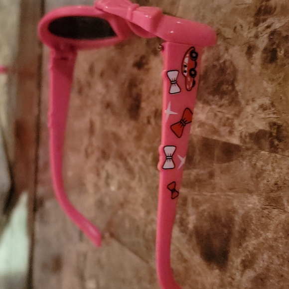 Hello Kitty Umbrella and Sunnies 🕶 - Picture 7 of 15